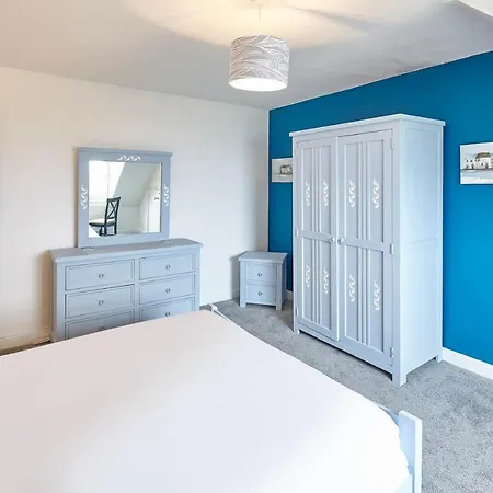 Host & - The Pearl *