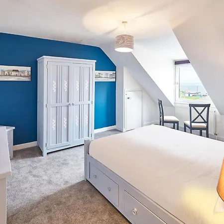 Host & - The Pearl Apartment Whitby